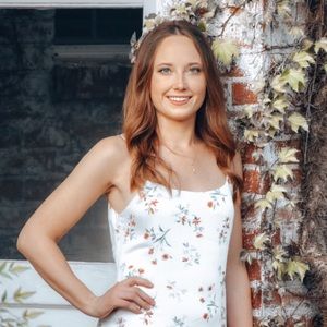 Meet your Posher, Elise